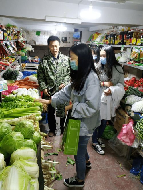 七里河區(qū)食品藥品檢驗檢測中心開展食用農(nóng)產(chǎn)品及食品快速檢測，保障零售端食品安全
